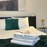 Apartment Urban Apartments Premium - Opolska 10 No 80 - Rooftop Garden - Free Garage Katowice