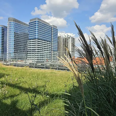 Urban Premium - Opolska 10 No 80 - Balcony - Rooftop Garden - Free Garage Apartment